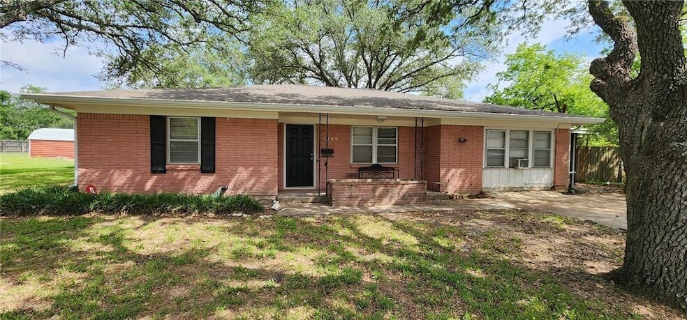 Photo - 1209 Haines Dr
