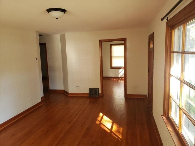 Photo - 405 Jackson St