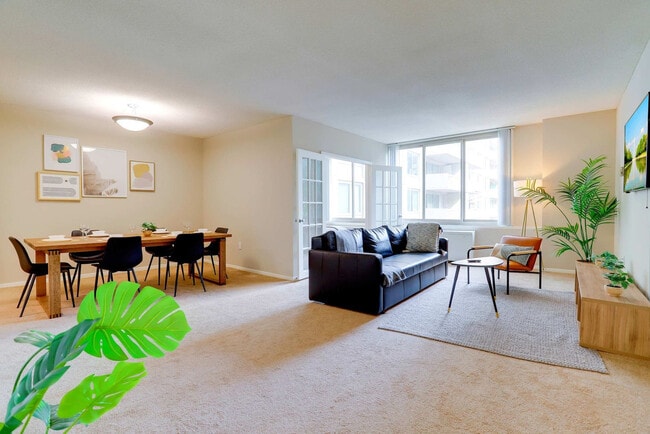 Photo - 1600 S Eads St Apartamento Unidad FL3-ID1022407P