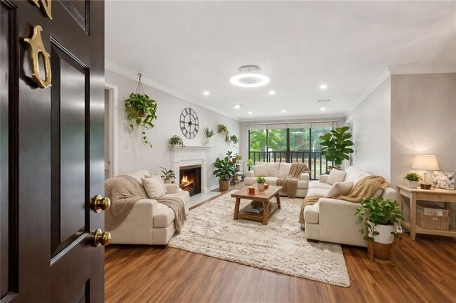 Building Photo - 23214 Plantation Dr NE