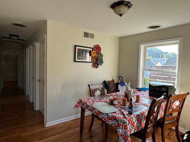 Photo - 70 Chadwick St