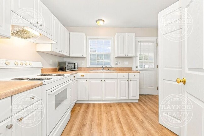 Photo - 2102 W Knox St