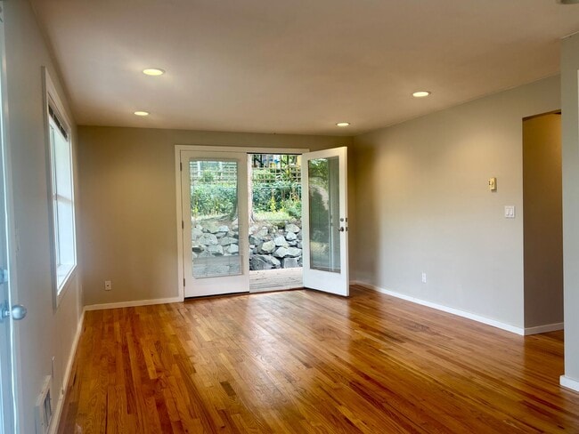 Photo - 5536 East Green Lake Way N Unidad 5536