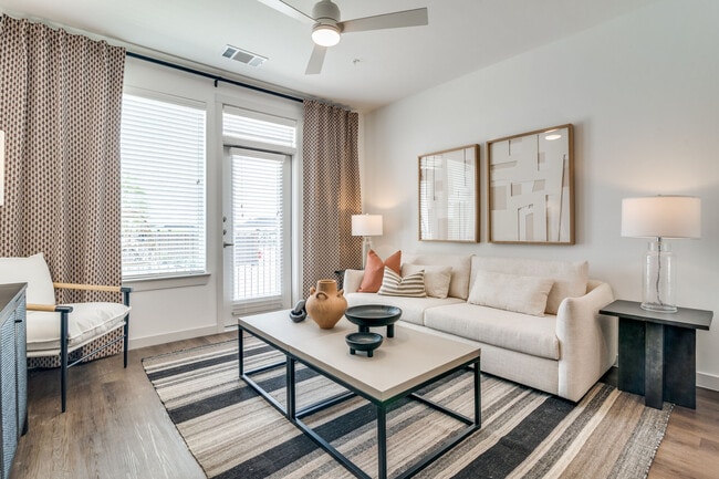 Photo - Aspen at Gateway