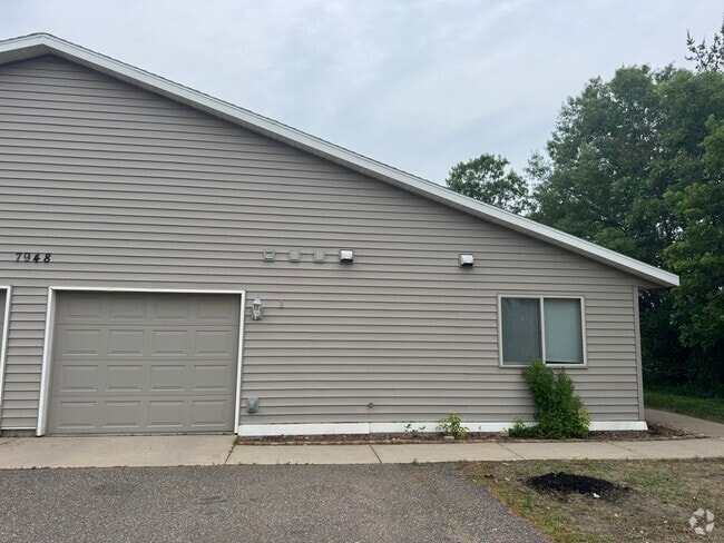 Building Photo - 7948 Greenwood Rd Rental