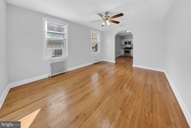 Building Photo - 4701 Ravenswood Rd Unit 14