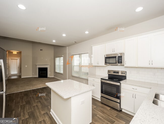 Photo - 3654 Madison St