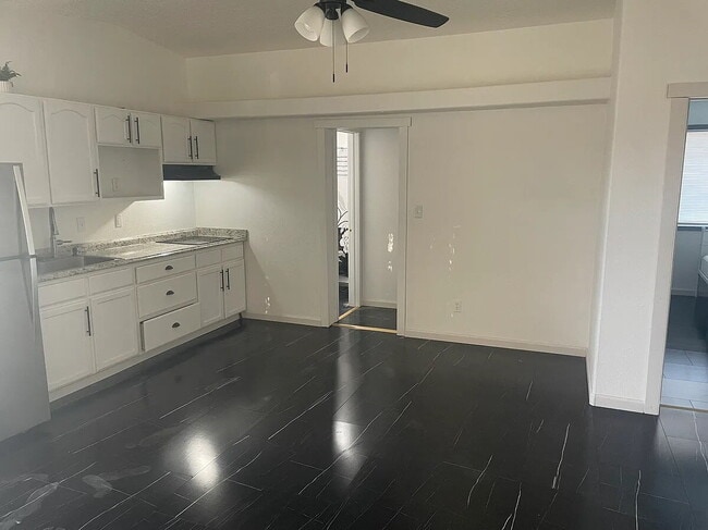 Photo - 521 Hoyt St Unit 2