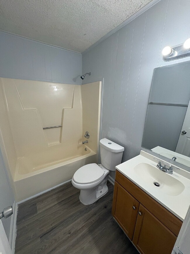 Photo - Nice 2 Bedroom Apartment-212 Zack Cir. #A Unit A