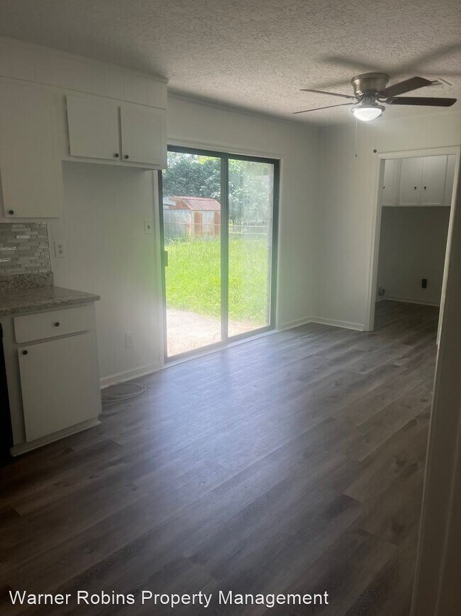 Photo - 3 br, 2 bath House - 107 Galahad Dr