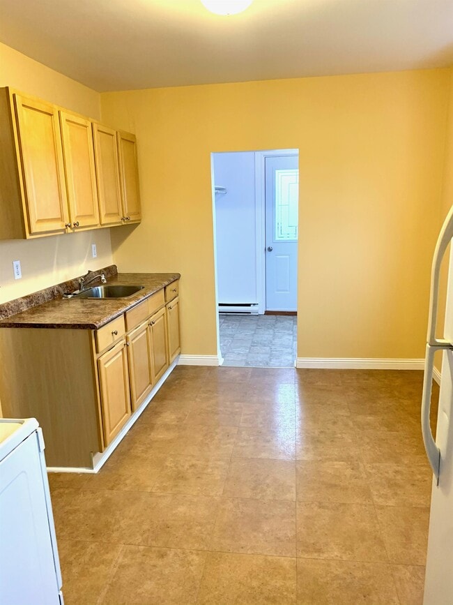 Photo - 112 Airport Heights Dr