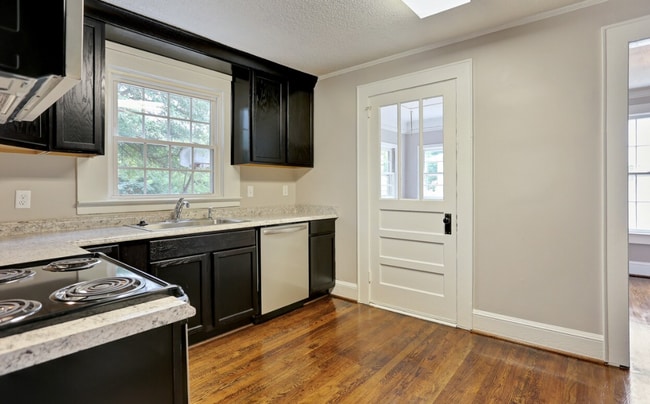 Photo - 115 Somerset St