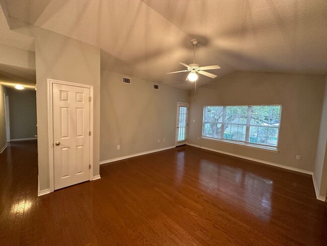Photo - Charming Second Floor Unit 3/2