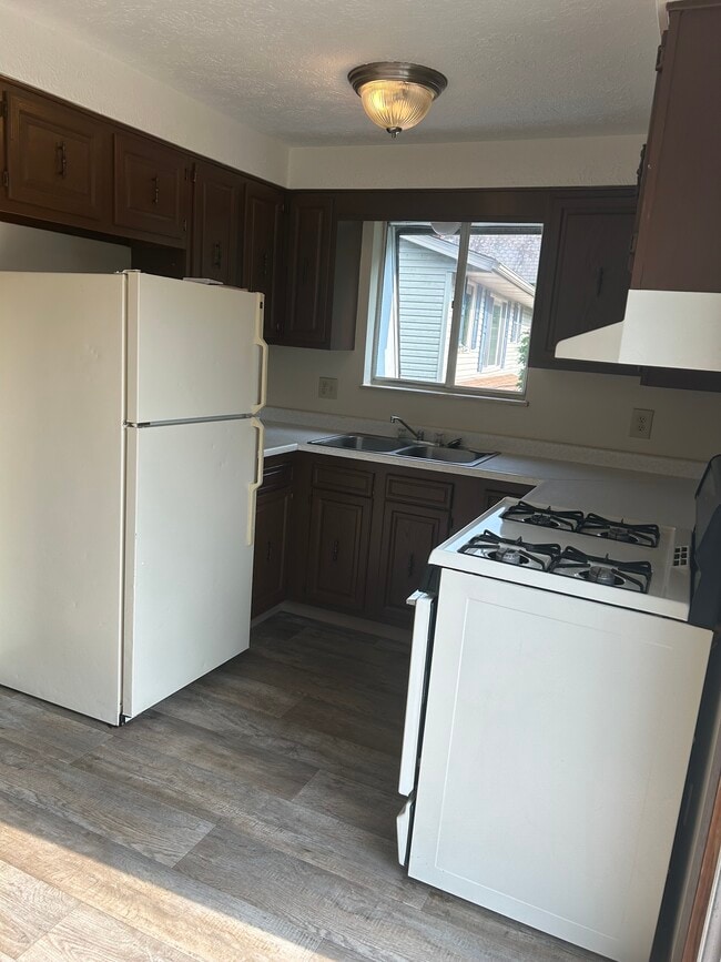 Photo - 317 Stewart Ave NW