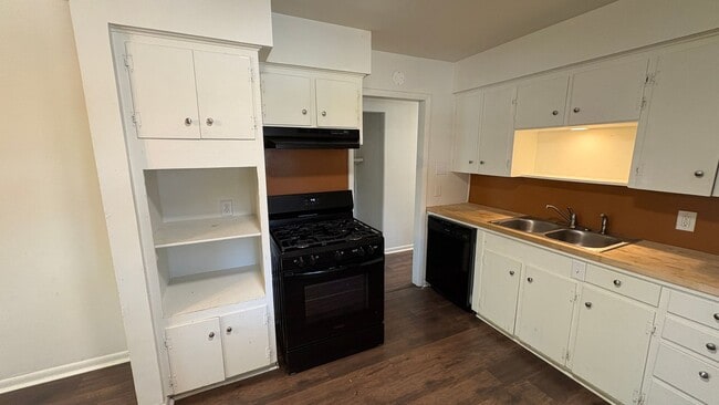 27 Meldia Dr