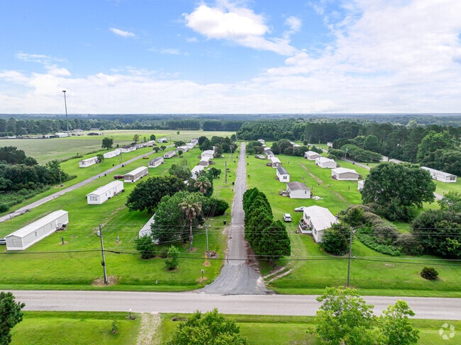 Pine Terrace - Community - Pine Terrace