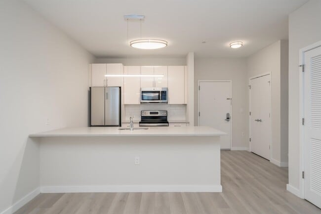 Building Photo - 16 Bennett St Unit 515-515 Rental