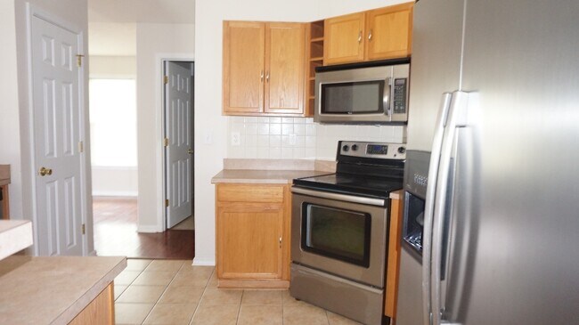 Photo - 104 Nesting Ln