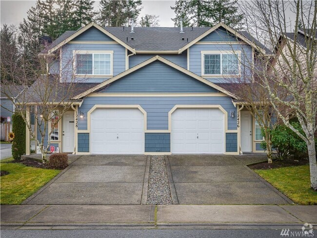 Building Photo - Adorable 3 bedroom-2.5 bath Townhouse