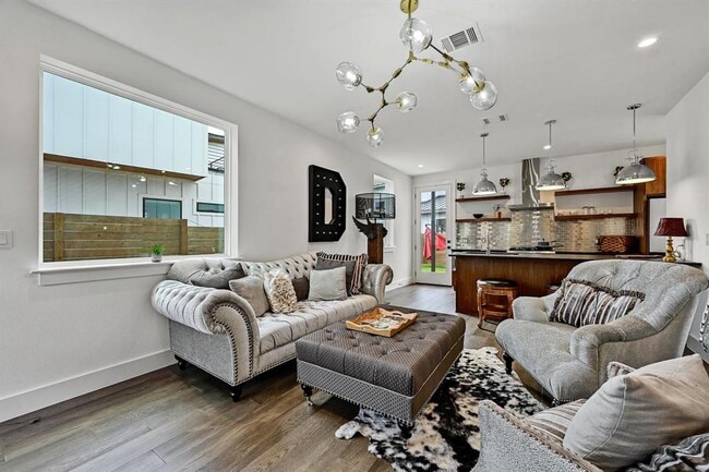 Photo - 201 Tillery Square