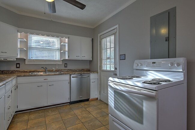 Photo - 4151 Cameron Rd