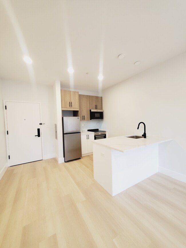 Building Photo - 297 Forrest St Unit 401 Rental