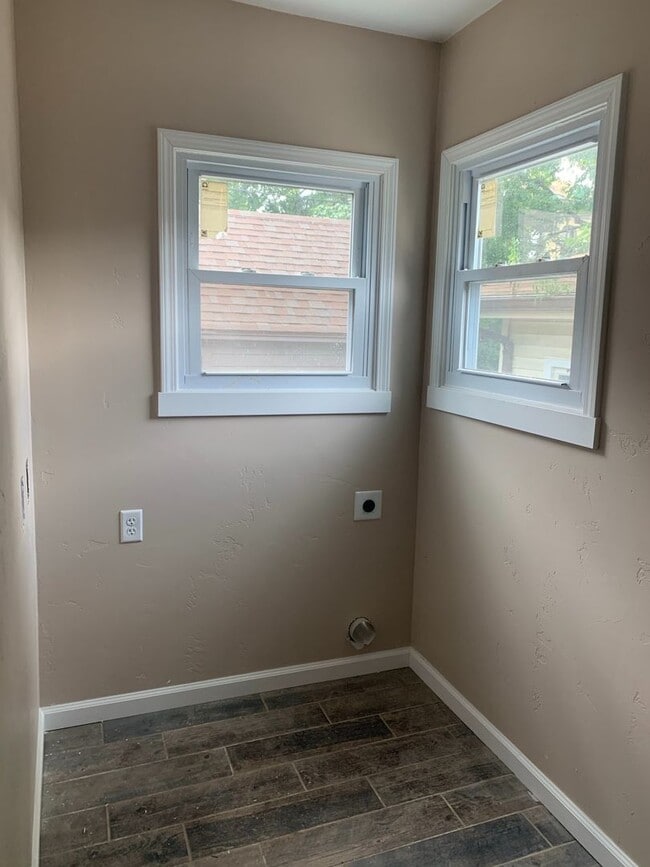 Photo - 321-321 Caroline St Unit 319