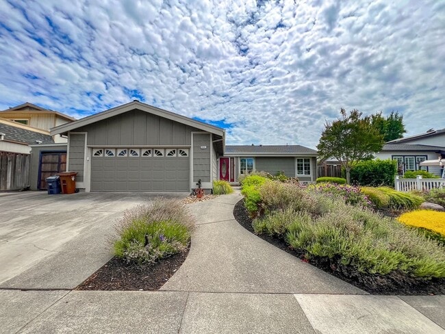 Building Photo - Elegant Browns Valley Four Bedroom Home