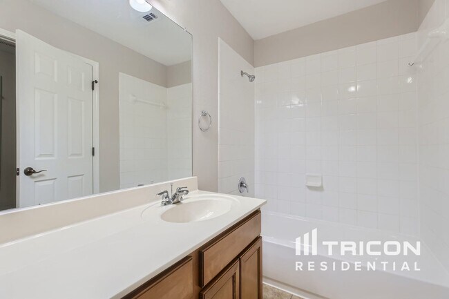 Photo - 213 Ridge Bluff