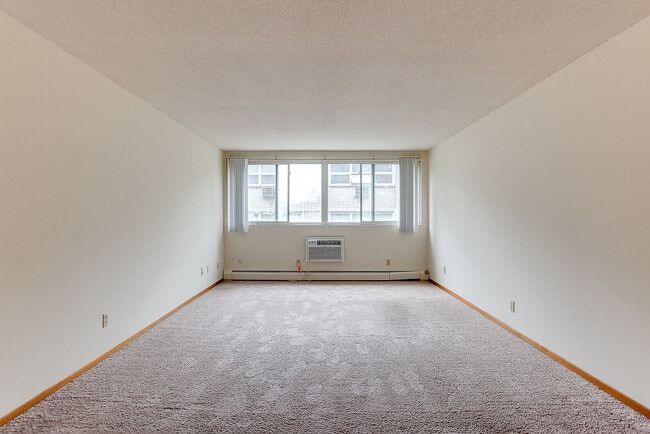 Photo - 2435 Pillsbury Ave. S.