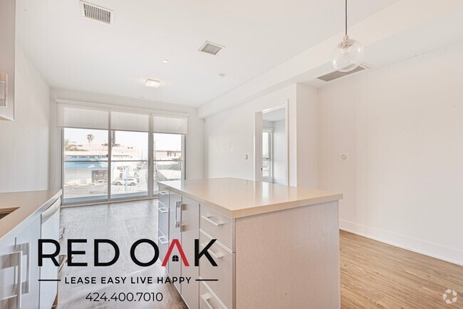 Building Photo - 1168 S Barrington Ave Unit 209 Rental