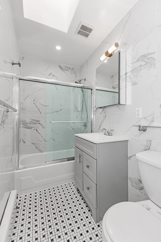 Photo - 318 E 62nd St Unit 5A