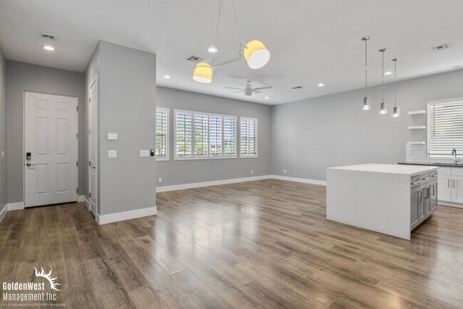 Photo - Fairmount Ave