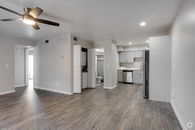 2HAB, 2BA - 904 ft²