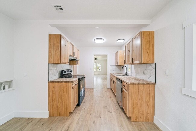 Photo - 4847 S 32nd W Ave