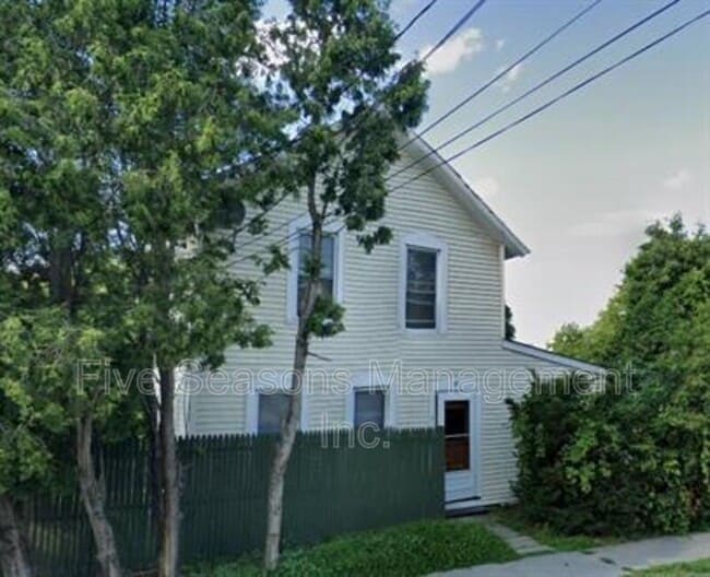 Building Photo - 80 Chase St Unit 2