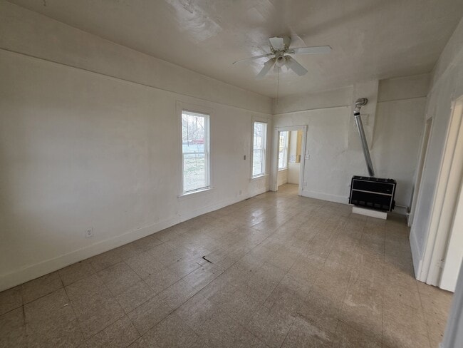 Photo - 152 N Coulson St