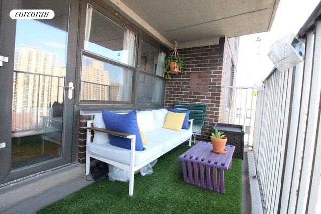 Photo - 175 W 90th St