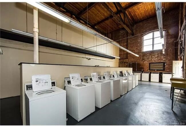 Building Laundry - 201 S Hoskins Rd Unit 217