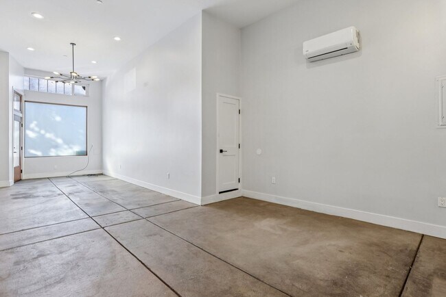 Photo - 5610 Martin Luther King Jr Way