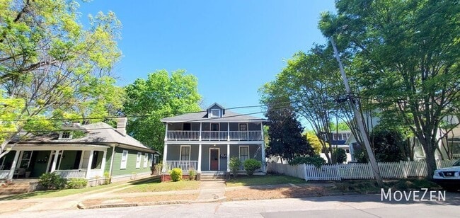 Photo - 214 Elm St House