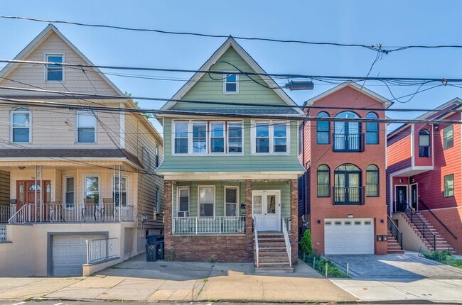 Building Photo - 124 W 54th St Unit 2