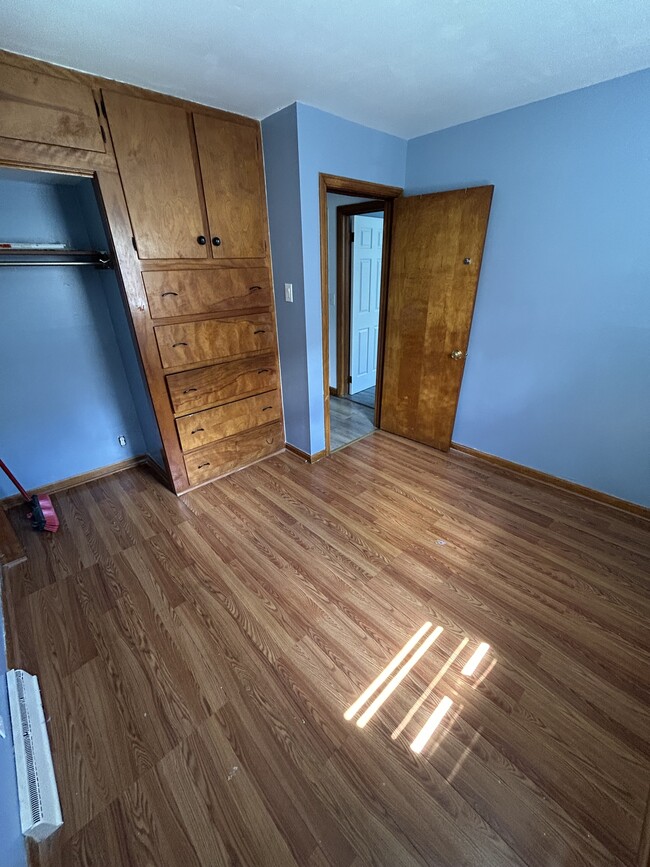 Photo - 427 Schuyler Ave