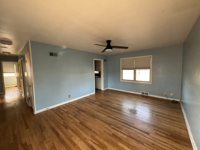 Photo - 1043 College Ln