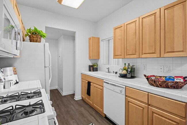 Crescent Heights Luxury Apartment Homes