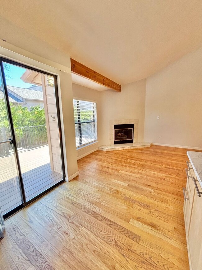 Photo - Spacious 3-Bedroom Condo in Prime Golden Location!! Available Now!!