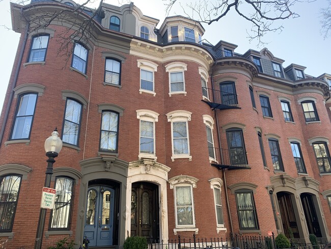 Photo - 6 Rutland Sq Apartamentos Unidad PH