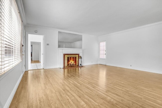 Photo - A short stroll to Sony Studios