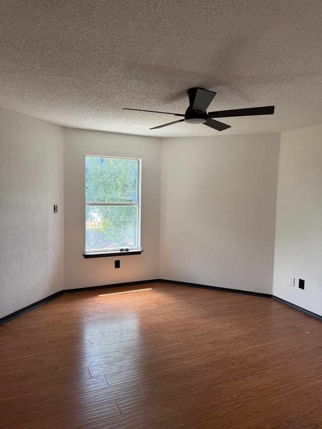 Photo - 5107 Whitehaven Dr