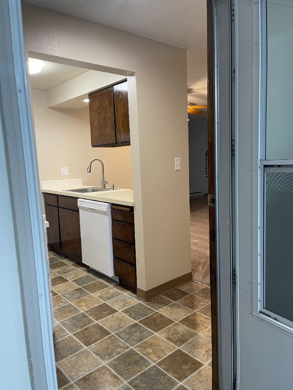 Building Photo - 2715 W Euclid Ave Rental